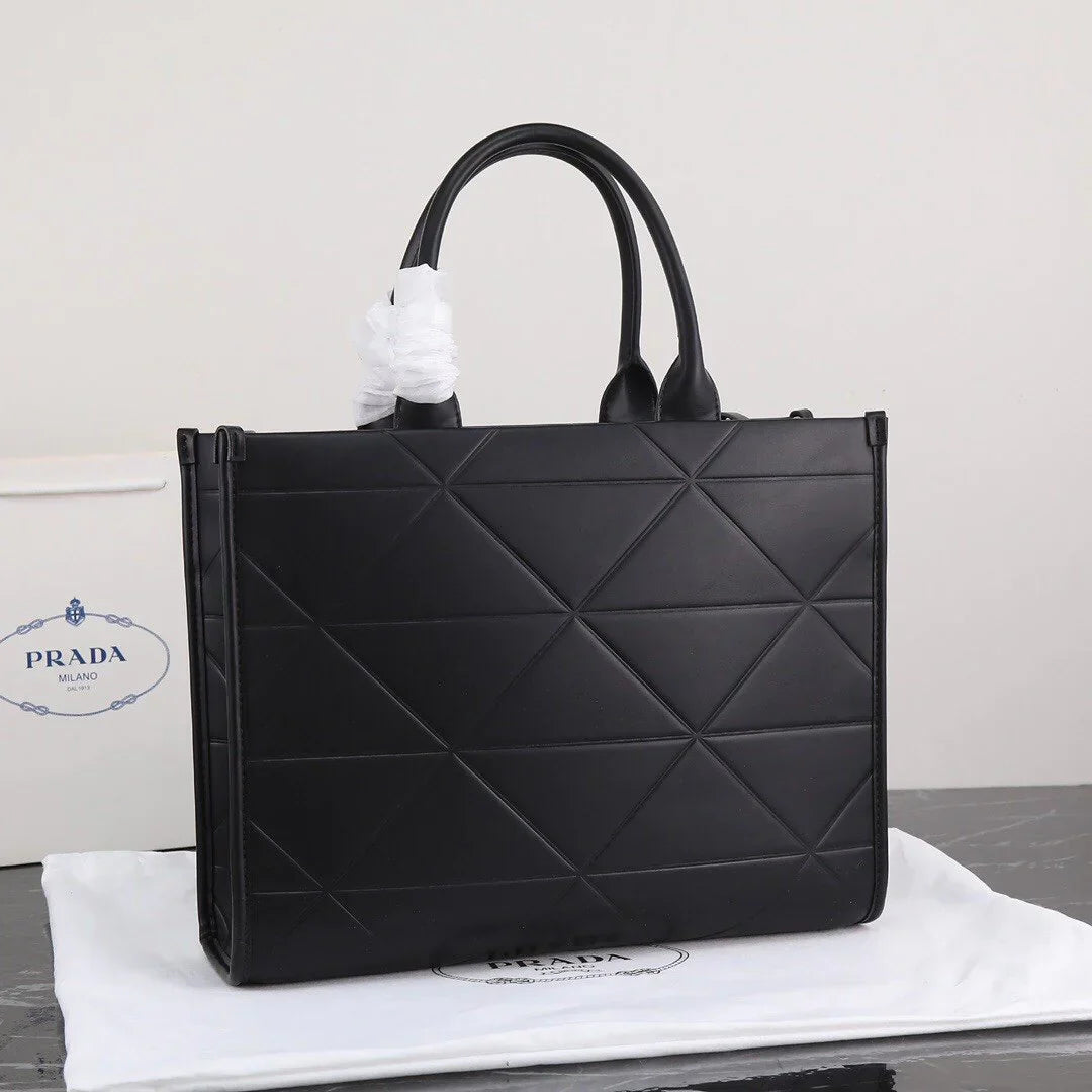 New Fashionable Versatile Tote Bag Large Capacity Shopping Bag 1024011917