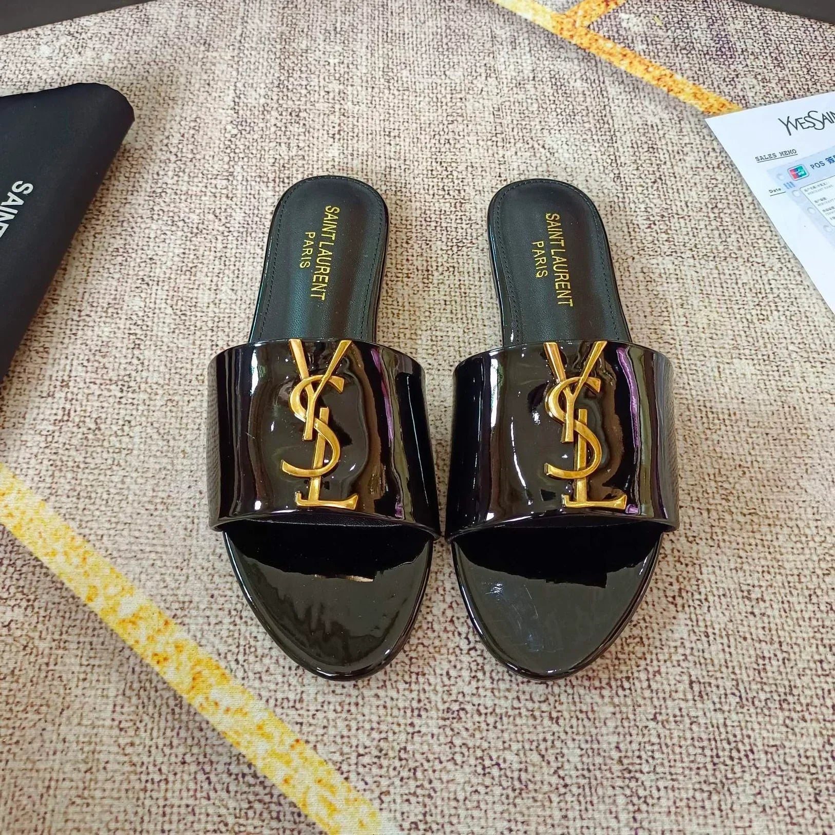 New Slippers Fashion Sandals 1024031124
