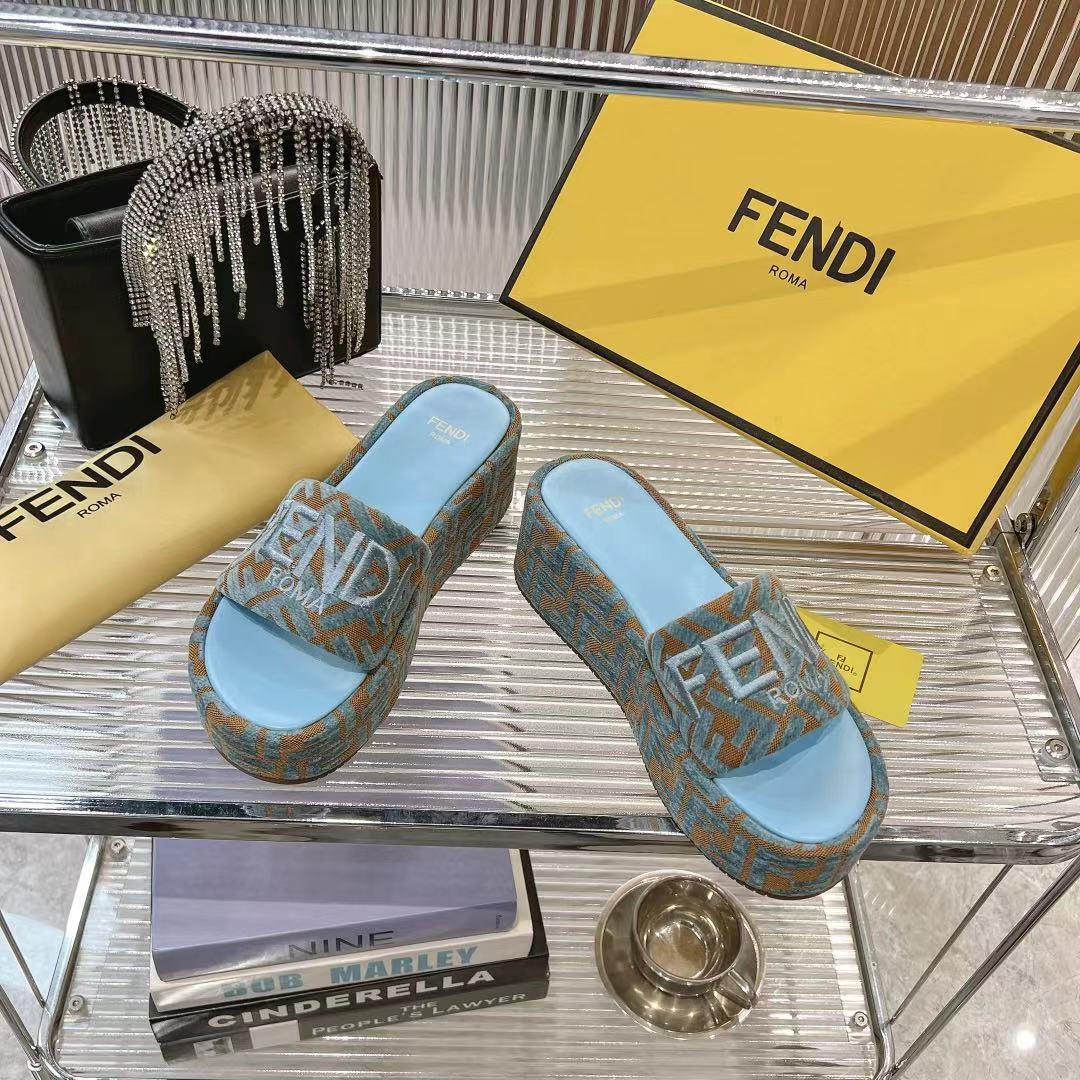FD Fashion Thick-soled Slippers 0725030503